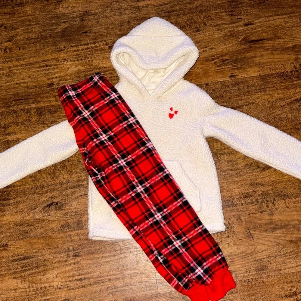 Cozy plaid pjs set 6/6x ❤️